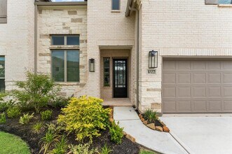 1027 Windy Creek Path in Conroe, TX - Building Photo - Building Photo