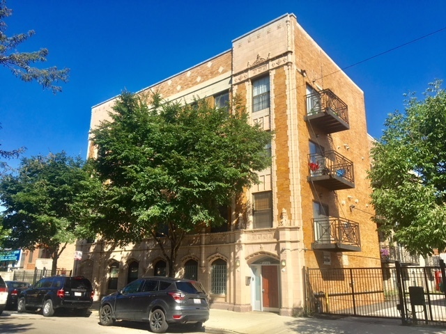 2120 W Washington Blvd in Chicago, IL - Building Photo