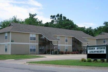 Cedar Avenue Apartments in Tahlequah, OK - Building Photo