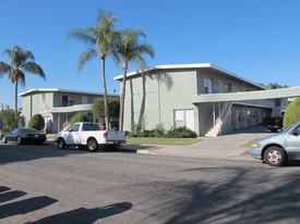 9301 San Miguel Ave in South Gate, CA - Foto de edificio - Building Photo