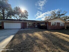 1324 Grandview Dr in Jacksonville, FL - Building Photo