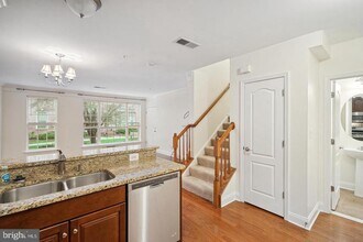 22936 Spicebush Dr in Clarksburg, MD - Building Photo - Building Photo