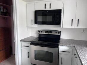 6099 Coral Way in Bradenton, FL - Building Photo - Building Photo