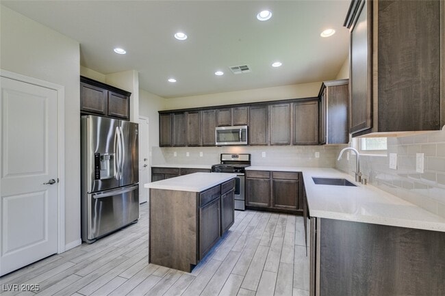 8969 Sleepy Panda Ave