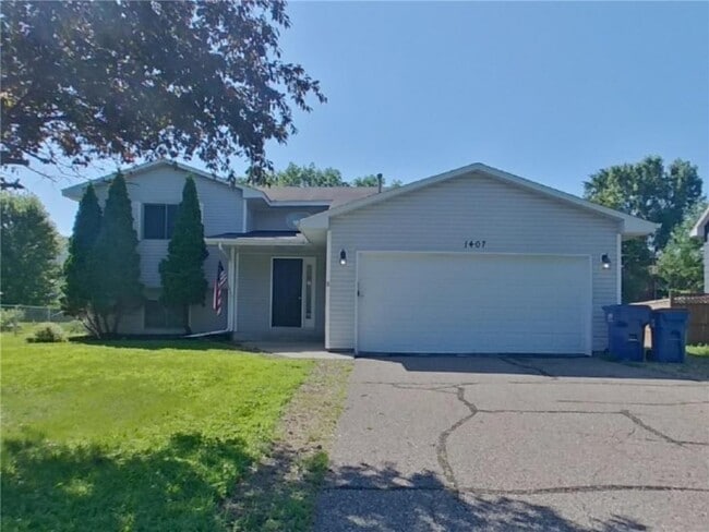 property at 1407 Primrose Ln