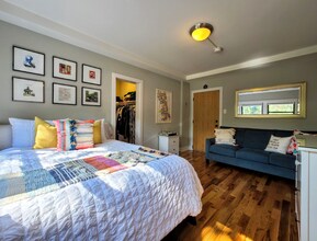 556 W Arlington Pl, Unit 209 in Chicago, IL - Building Photo - Building Photo