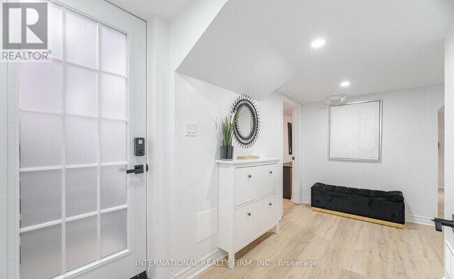 102 Tanager Square in Brampton, ON - Building Photo - Building Photo