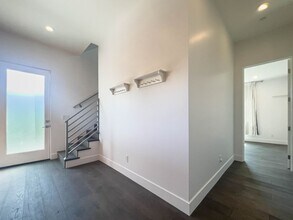 948 Benton Wy in Los Angeles, CA - Building Photo - Building Photo