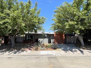 6176 Nelson St in San Diego, CA - Building Photo - Building Photo