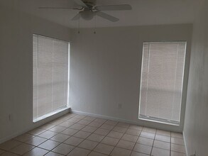 1020 SE 42nd Ln in Cape Coral, FL - Building Photo - Building Photo