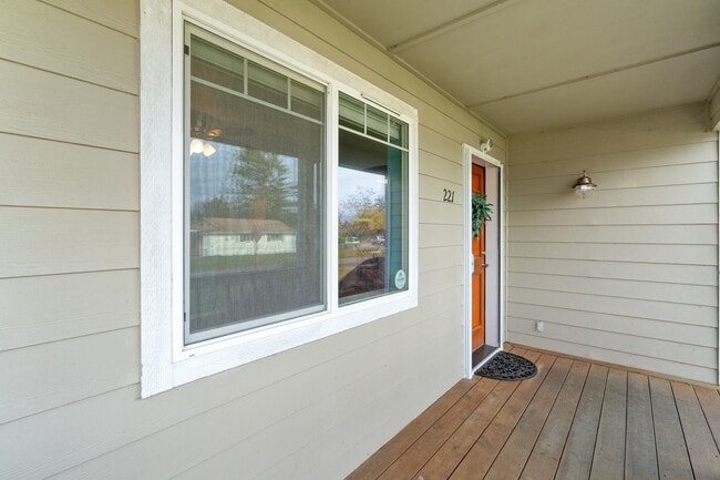 221 W Seattle Ave in Westport, WA - Building Photo - Building Photo