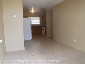 13315 Alexandria Dr in Opa Locka, FL - Foto de edificio - Building Photo