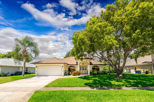 871 Brookview Ln in Rockledge, FL - Foto de edificio - Building Photo