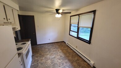 60 Meadowbrook Cir in New Middletown, OH - Building Photo - Building Photo