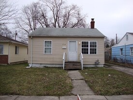 1714 S Brookfield St in South Bend, IN - Building Photo