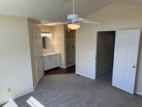 11483 Knox Ct in Westminster, CO - Foto de edificio - Building Photo