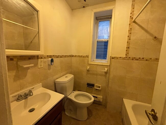 5902 Madison St in West New York, NJ - Foto de edificio - Building Photo