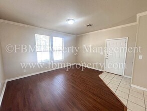 616 Biloxi Dr in Ennis, TX - Building Photo - Building Photo