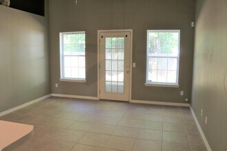 1784 Ivalea Cir in Navarre, FL - Building Photo - Building Photo