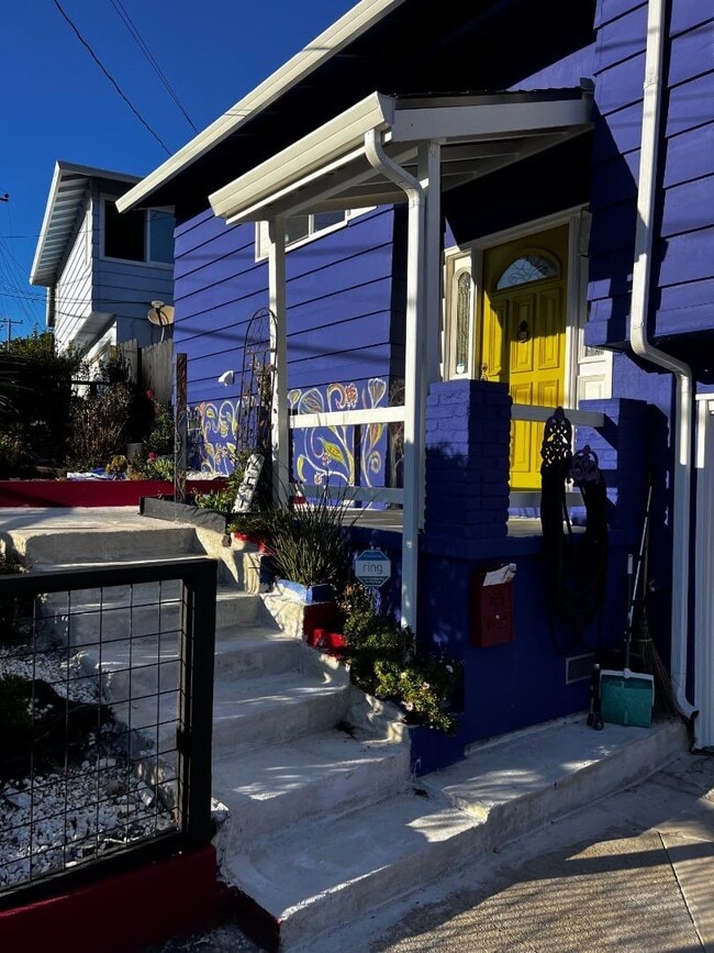 1157 Manzanita Dr in Pacifica, CA - Building Photo - Building Photo