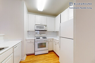 10306 Strathmore Hall St, Unit FL2-ID3132A in North Bethesda, MD - Building Photo - Building Photo