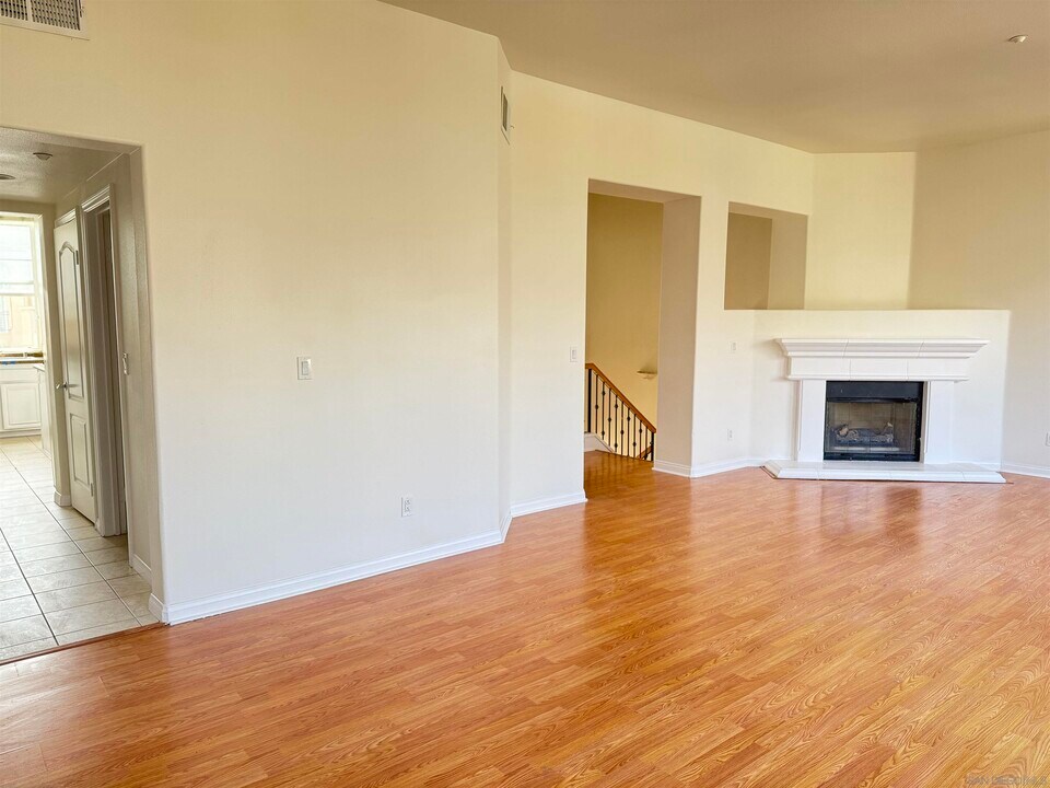 3842 Quarter Mile Dr in San Diego, CA - Building Photo