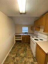 1229 E Kyle Rd in Clute, TX - Building Photo - Building Photo