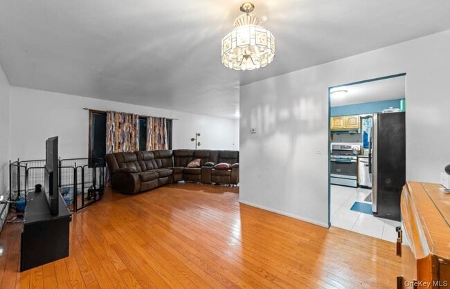 97 Arlington Ave in Valley Stream, NY - Building Photo - Building Photo