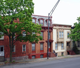 381 Madison Ave in Albany, NY - Building Photo - Building Photo