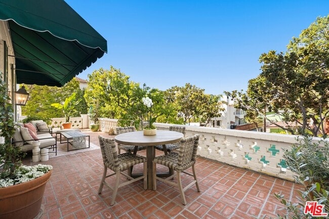 1416 Havenhurst Dr in West Hollywood, CA - Building Photo - Building Photo