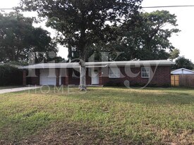 6003 Holly Bay Dr in Jacksonville, FL - Building Photo