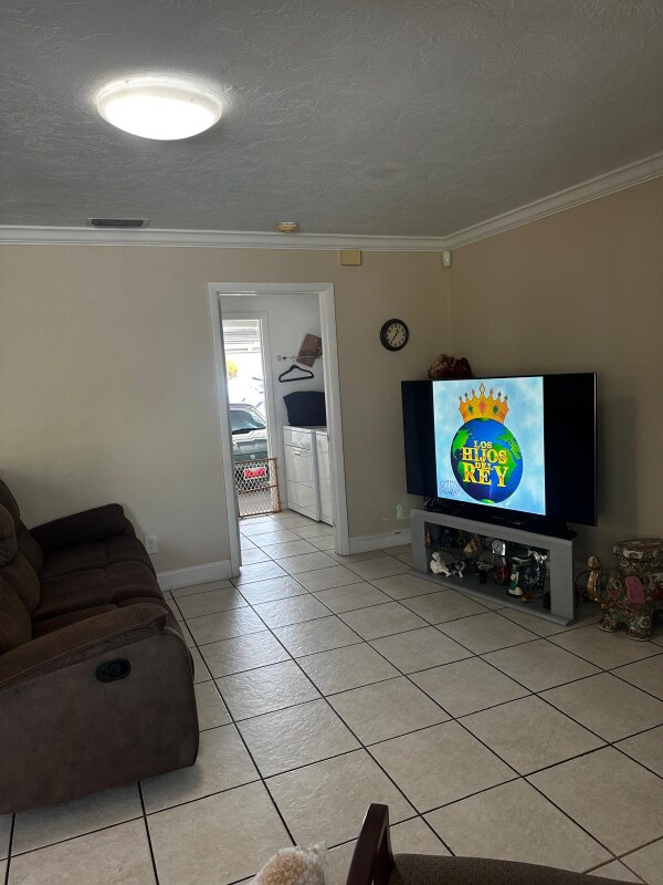 7202 Bounty Dr in Sarasota, FL - Foto de edificio - Building Photo