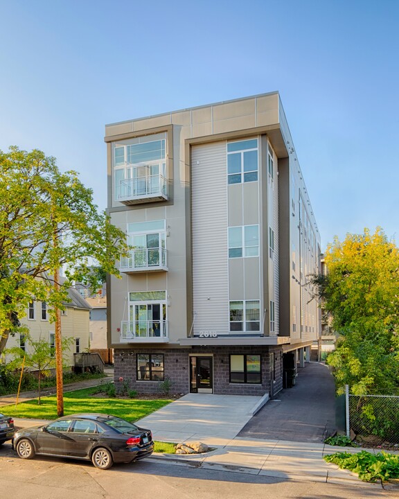 Apts on Essex - West in Minneapolis, MN - Foto de edificio