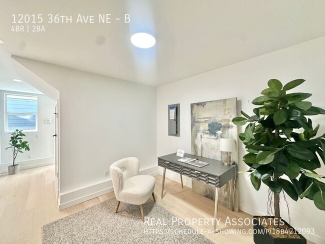 12015 36th Ave NE in Seattle, WA - Building Photo - Building Photo