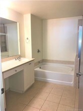 3340 NE 190th St-Unit -109 in Aventura, FL - Building Photo - Building Photo