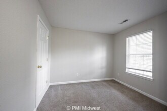 19496 Prairie Crossing Dr in Noblesville, IN - Building Photo - Building Photo