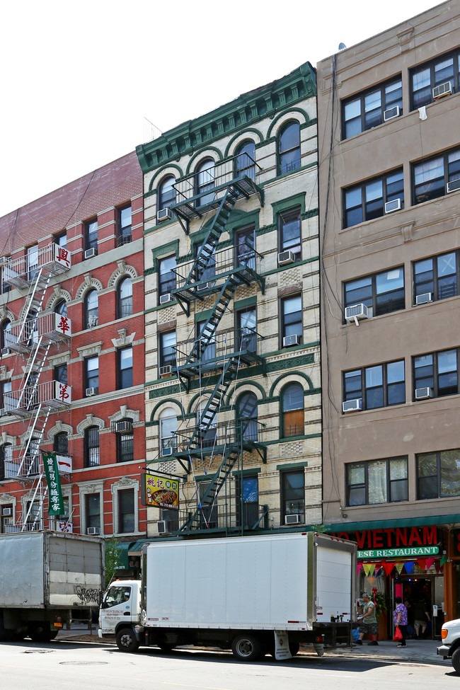 85 Chrystie St in New York, NY - Building Photo - Building Photo