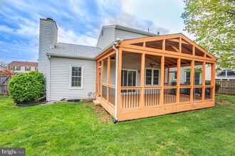 5502 Buggy Whip Dr in Centreville, VA - Foto de edificio - Building Photo