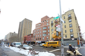 85 Avenue A in New York, NY - Foto de edificio - Building Photo