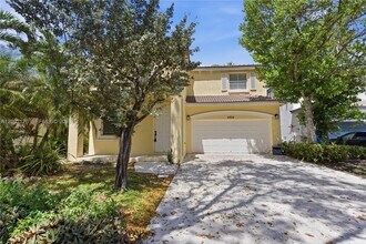4808 SW 157th Way in Miramar, FL - Building Photo - Building Photo