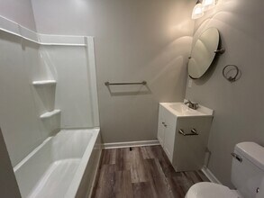 405 N 16th Ave, Unit C in Humboldt, TN - Foto de edificio - Building Photo