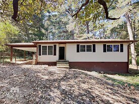 425 Stephenson Rd in Stone Mountain, GA - Building Photo