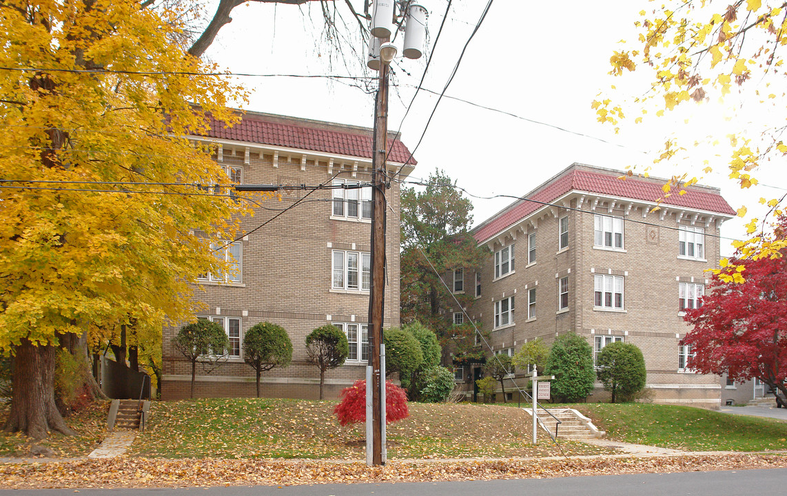 8-14 Concord St in West Hartford, CT - Building Photo