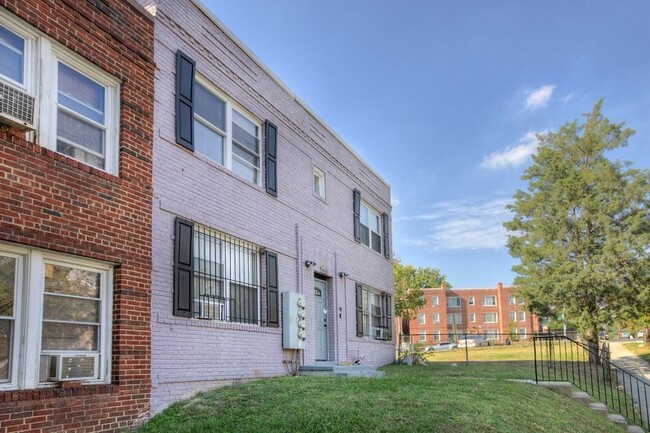 property at 928 19th St NE