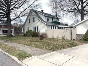 1506 Scotland Ave in Chambersburg, PA - Foto de edificio - Building Photo