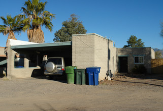 5823-5827 E 29th St in Tucson, AZ - Building Photo - Building Photo