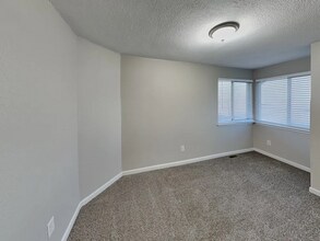 12354 Glencoe St in Thornton, CO - Foto de edificio - Building Photo