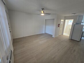 2501 Yoakum Blvd in Houston, TX - Building Photo - Building Photo