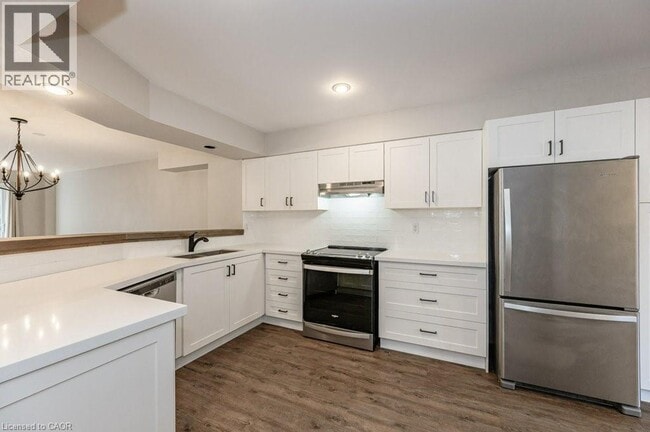 3542 Fowler Ct in Burlington, ON - Building Photo - Building Photo