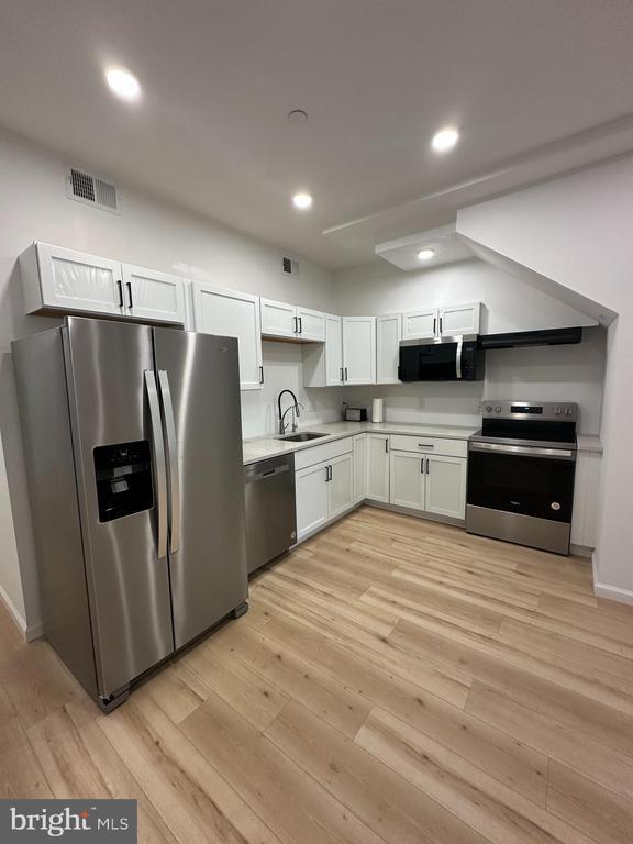 property at 1925 H St NE